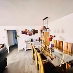 Luxury Room Near Train Station And City Centre