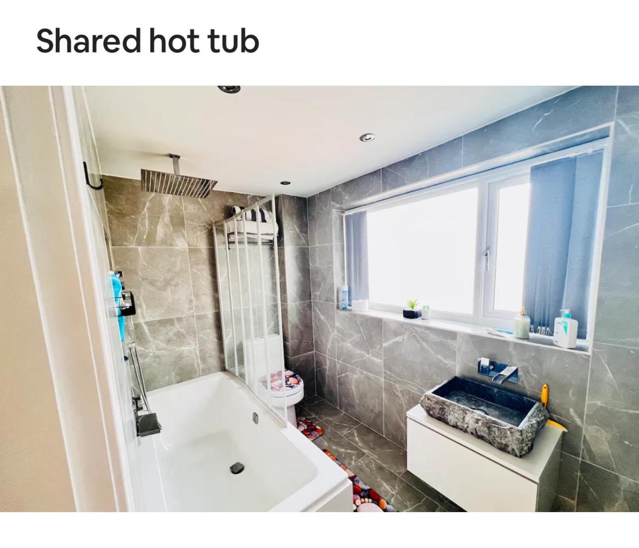 Luxury Near Train Station And Centre Bed & Breakfast